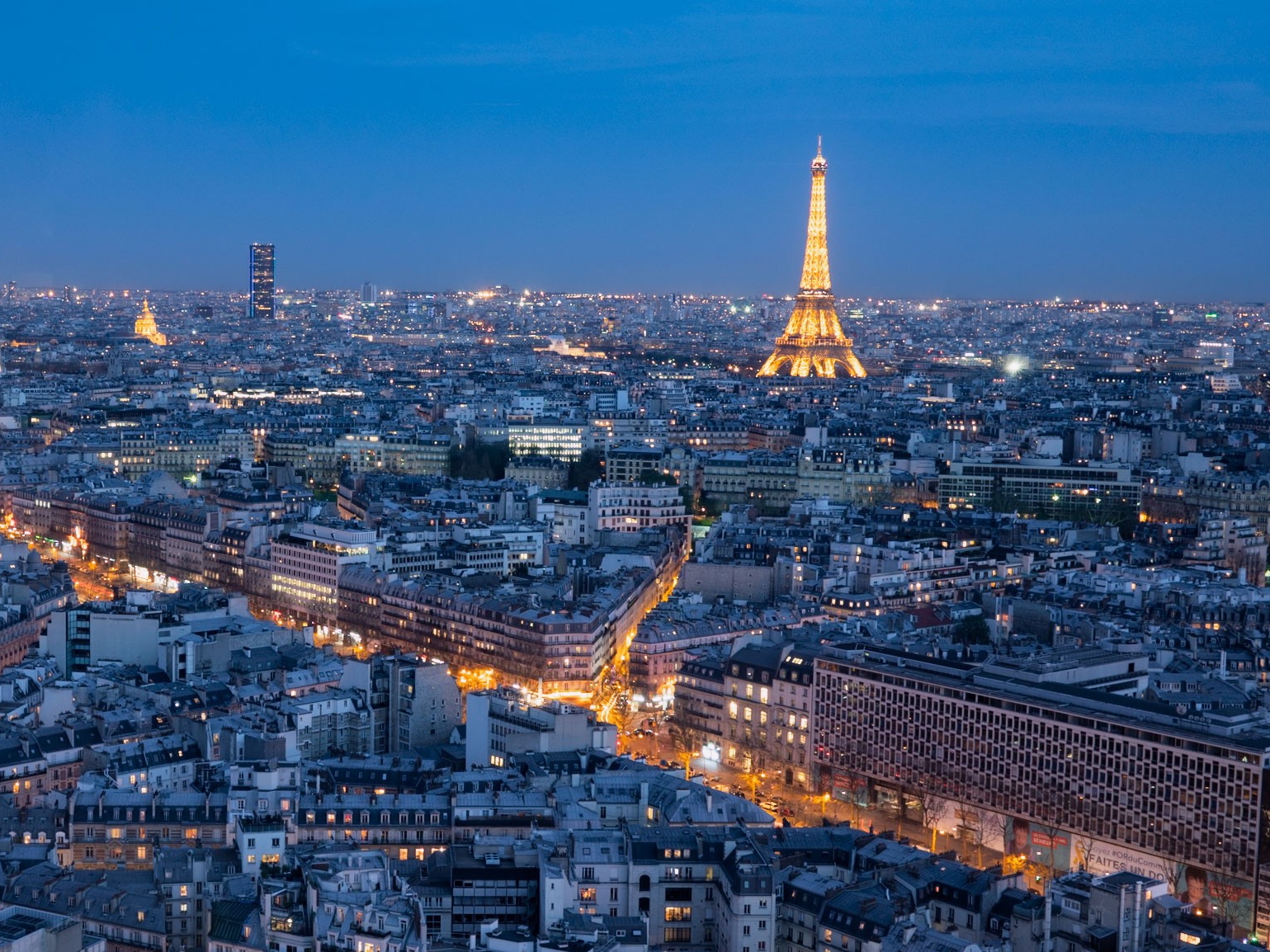 Panoramic City and Eiffel Tower Views from the Windo rooftop SkyBar in Paris