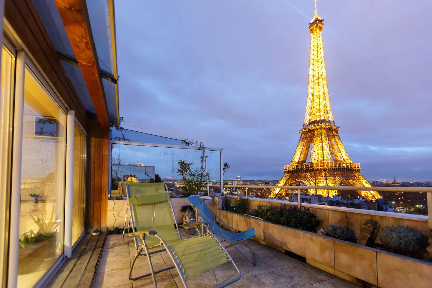 penthouse with Eiffel views paris airbnb
